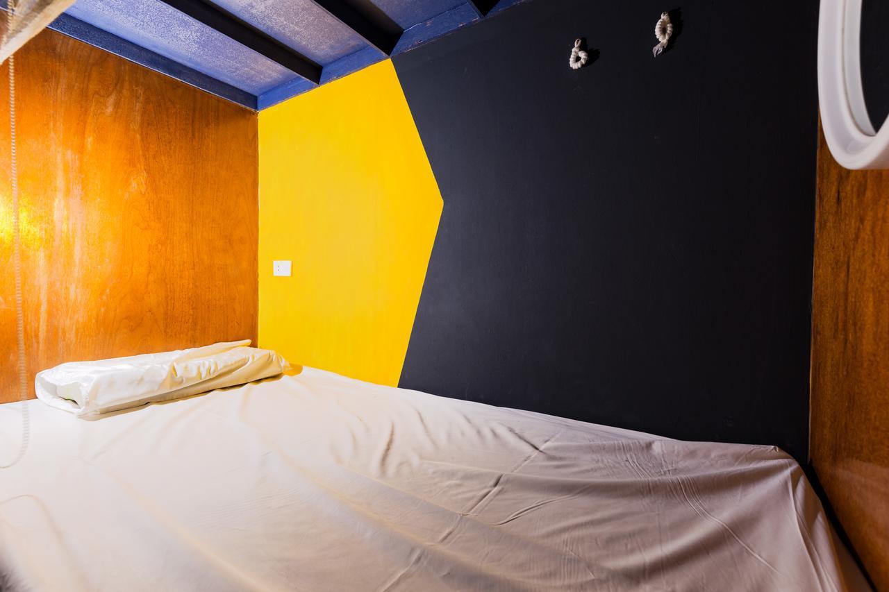 Wire Hostel Patong Exterior photo