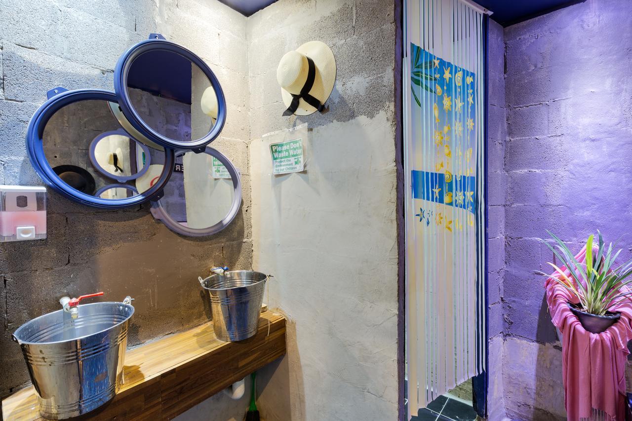 Wire Hostel Patong Exterior photo